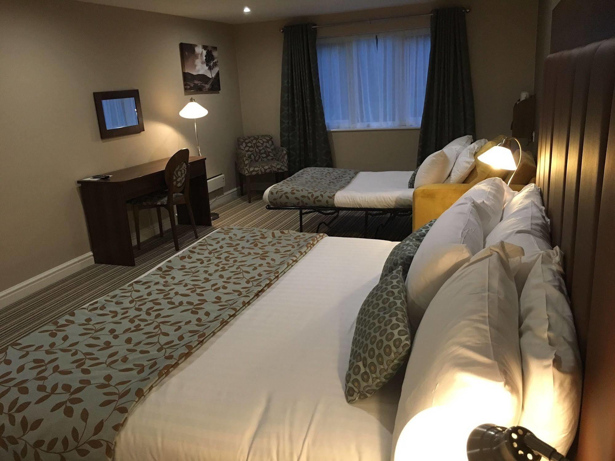 Twin Oaks Hotel Chesterfield